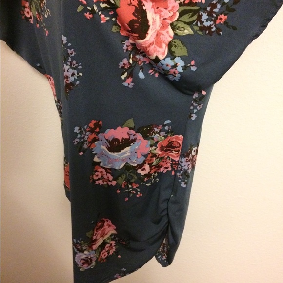 Blouse - Picture 2 of 2